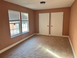 12239 W Village Dr in Houston, TX - Building Photo - Building Photo