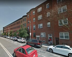 24 Chelsea St, Unit #B in Boston, MA - Foto de edificio - Building Photo
