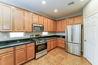 7554 S Ocean Port Dr in Tucson, AZ - Building Photo - Building Photo