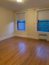 39 Saint Paul St, Unit 2 in Brookline, MA - Building Photo - Building Photo