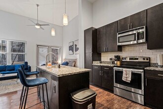 205 S Kings Dr in Charlotte, NC - Building Photo - Building Photo