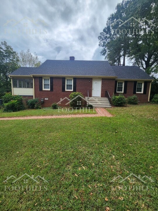 1014 Calhoun Dr in Anderson, SC - Building Photo
