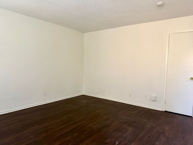 489 S Backer Ave in Fresno, CA - Building Photo - Building Photo