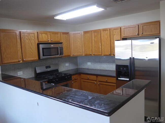 358 Rector St-Unit -604 in Perth Amboy, NJ - Building Photo - Building Photo