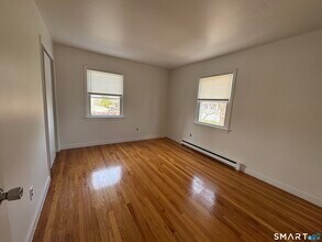 43 Brooklawn Ave in Norwalk, CT - Building Photo - Building Photo