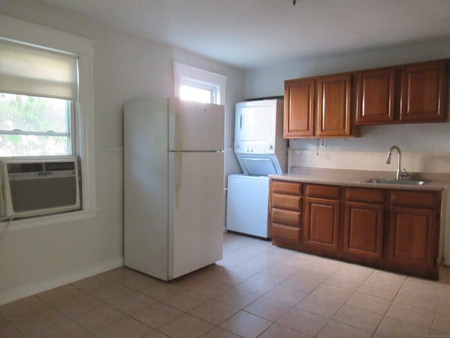 783 Brewster St in Bridgeport, CT - Building Photo - Building Photo