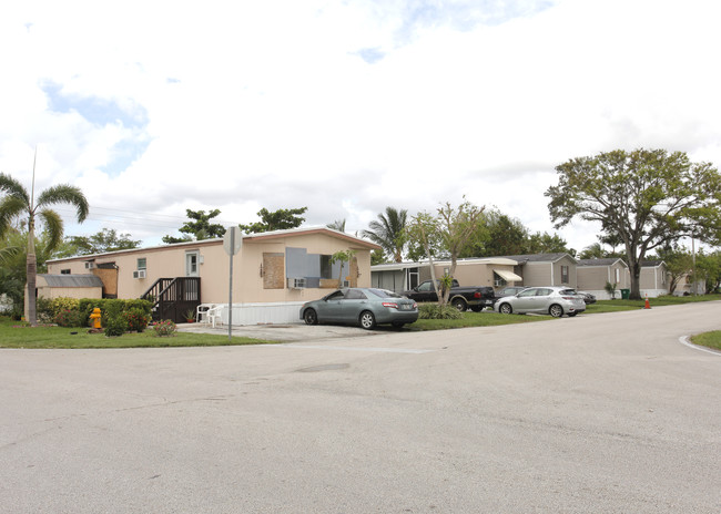 Western Hills in Davie, FL - Foto de edificio - Building Photo