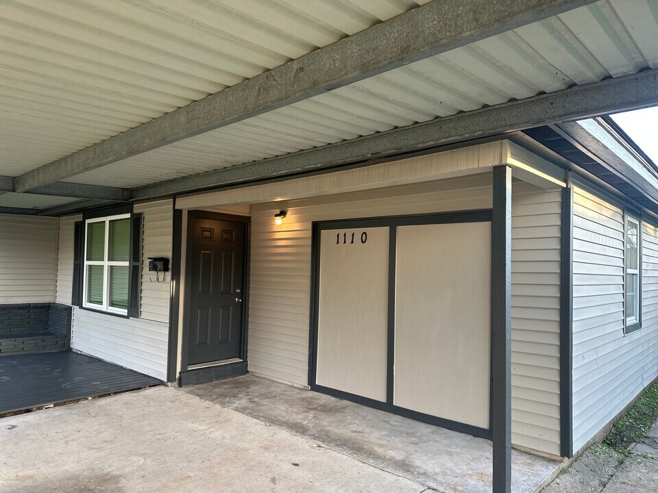 1110 Armor Ave in Pasadena, TX - Building Photo
