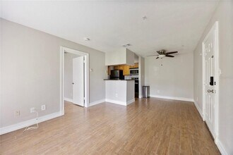 241 Afton Square in Altamonte Springs, FL - Building Photo - Building Photo