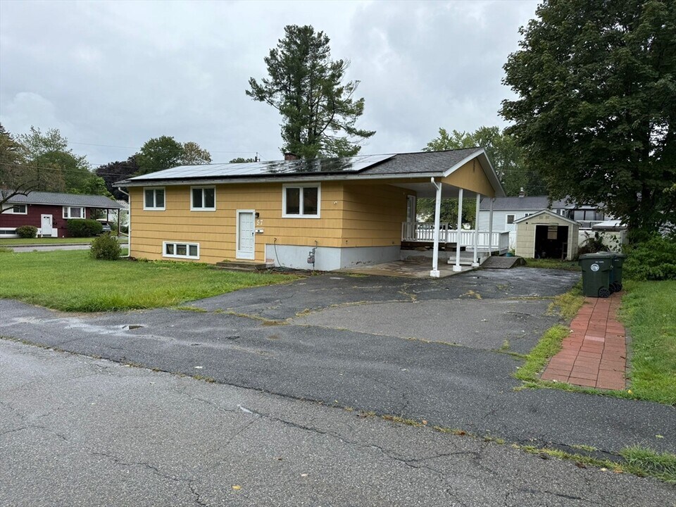57 Marlton Dr in Marlborough, MA - Building Photo