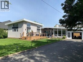 746 Quaker Rd in Welland, ON - Building Photo