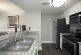 Bent Tree Park Apartments in Addison, TX - Building Photo - Interior Photo