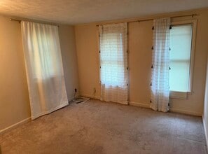 76 E Frederick St, Unit 2 in Dallastown, PA - Building Photo - Building Photo