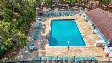 3730 42nd Way S, Unit 57K in St. Petersburg, FL - Foto de edificio - Building Photo