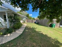 6401 Sandshof Dr in Austin, TX - Building Photo - Building Photo