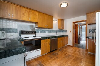 17562 W Big Lake Blvd in Mount Vernon, WA - Building Photo - Building Photo