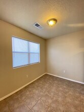 537 Tulip Rd SE in Rio Rancho, NM - Building Photo - Building Photo