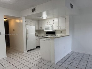 8670 NW 6th Ln in Miami, FL - Building Photo - Building Photo