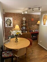 410 11th St NE, Unit 24 in Washington, DC - Foto de edificio - Building Photo