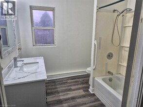 69 Ontario St in Cambridge, ON - Building Photo - Building Photo