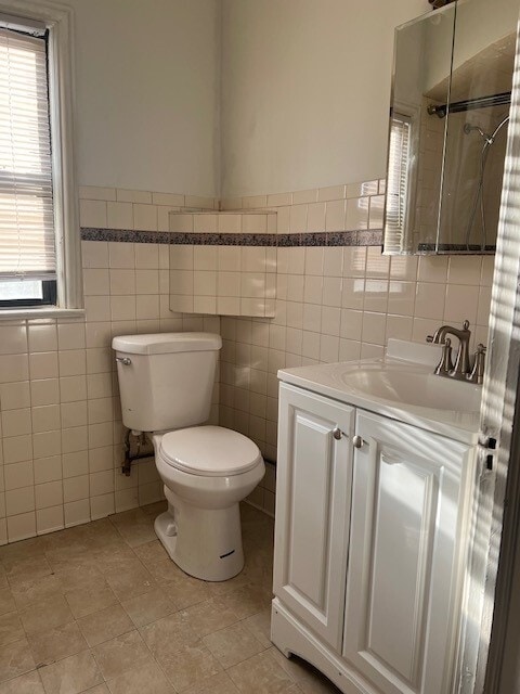 1648 Shelbourne St, Unit 2 in Teaneck, NJ - Foto de edificio - Building Photo