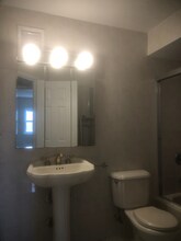 58-11 74th St-Unit -3 in Queens, NY - Building Photo - Building Photo