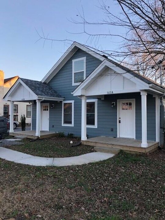 145 E Park Ave in Gallatin, TN - Foto de edificio