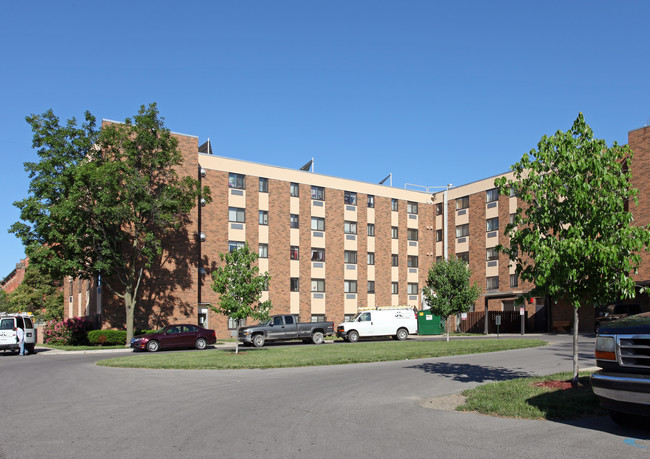 Madonna Homes in Toledo, OH - Foto de edificio - Building Photo