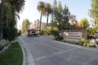 5540 Owensmouth Ave, Unit 116 in Woodland Hills, CA - Foto de edificio - Building Photo