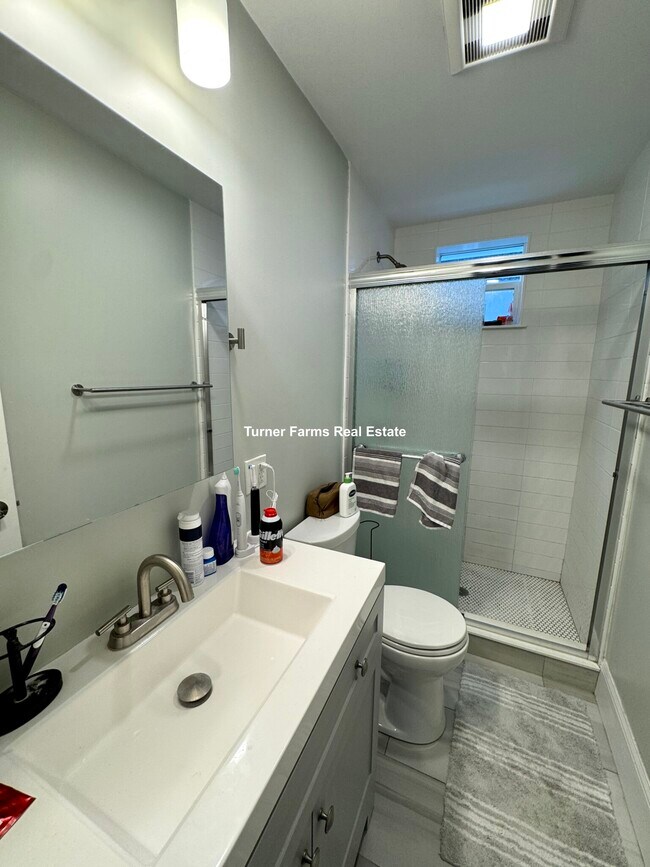 159 Boston St, Unit 1 in Boston, MA - Building Photo - Building Photo