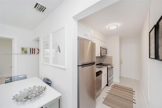 6210 SW 59th Pl in South Miami, FL - Building Photo - Building Photo