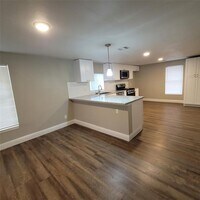 6810 Bleker St photo'