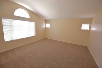 29113 Wayfarer Ln in Lake Elsinore, CA - Building Photo - Building Photo