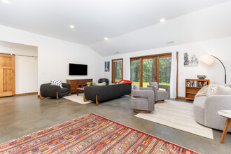6 Kubish Rd in Litchfield, CT - Building Photo - Building Photo
