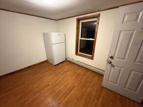 5 Burleigh Ave, Unit 4 in Limestone, ME - Building Photo - Building Photo