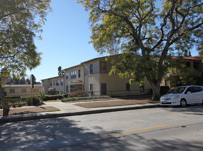 Rowena Avenue Apartments in Los Angeles in Los Angeles, CA - Building Photo - Building Photo