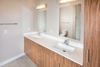 Scout on the Circle Apartments in Fairfax, VA - Building Photo - Building Photo