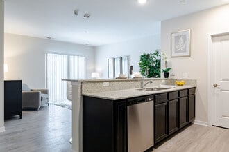 The Reserve at Hudson Crossing in Oswego, IL - Foto de edificio - Interior Photo