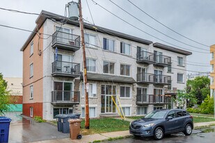 754 81E Av in Laval, QC - Building Photo