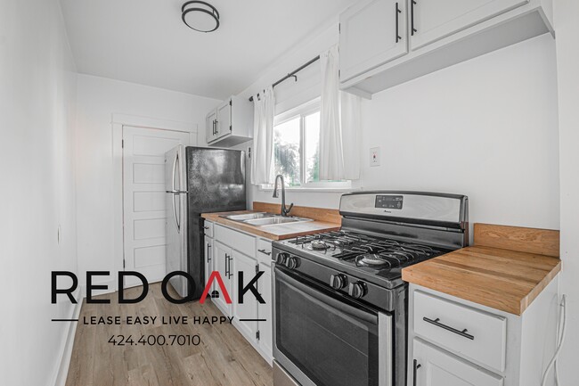 1861.5 Cordova St, Unit 1861.5 in Los Angeles, CA - Building Photo - Building Photo