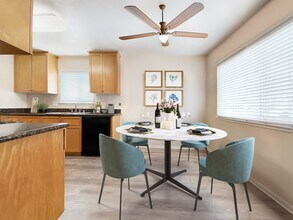 Pleasanton Place in Pleasanton, CA - Building Photo - Building Photo