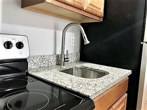 7456 N Greenview Ave-Unit -54 in Chicago, IL - Building Photo - Building Photo