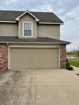 2724 Coralberry Ct in Lawrence, KS - Building Photo