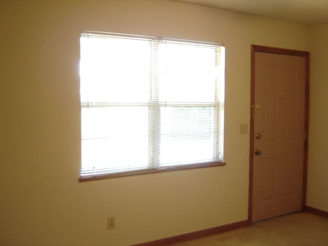 103 N Roosevelt St in Tullahoma, TN - Building Photo - Building Photo