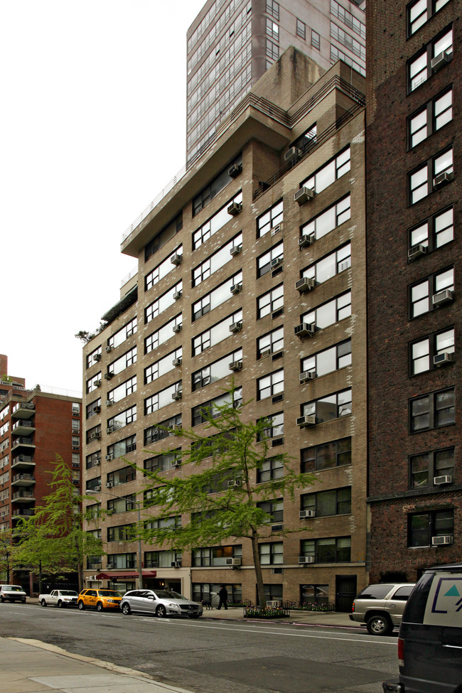 412 E 55th St in New York, NY - Building Photo - Building Photo