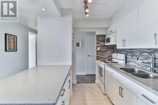 40 Bay Mills Blvd in Toronto, ON - Building Photo - Building Photo