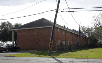 The Colonial Apartments in Marrero, LA - Building Photo - Building Photo