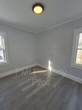 2517 W Hadley St in Milwaukee, WI - Building Photo - Building Photo