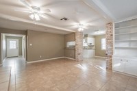 25411 Foxbriar Ln in Spring, TX - Foto de edificio - Building Photo