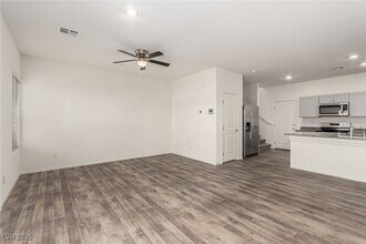 4114 Lunar Cyn Ave in North Las Vegas, NV - Building Photo - Building Photo